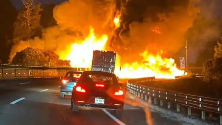 Explosión pipa de combustible