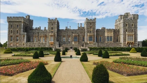 De Lady Di a Harry y Meghan, los escándalos que han marcado a la realeza británica