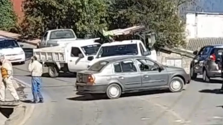 Accidente sorprendió a conductores sobre la carretera interserrana en Zacatlán hoy; tráfico intenso