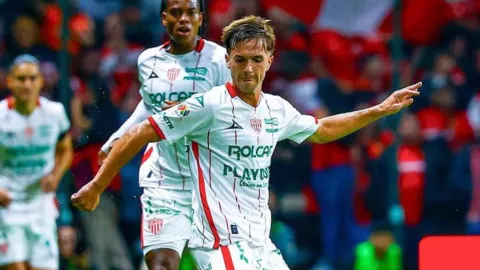 Agust&iacute;n Palavecino 