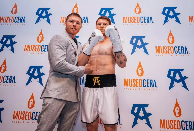 ¡Son idénticos! El Museo de Cera estrena figura del Canelo Álvarez