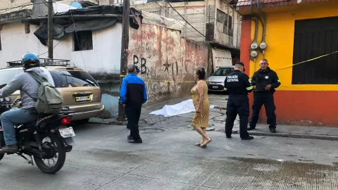 Un “vengador” mató a un asaltante en combi de Naucalpan; murió otro pasajero