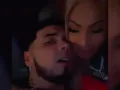 Yailin y Anuel abrazados.jpg