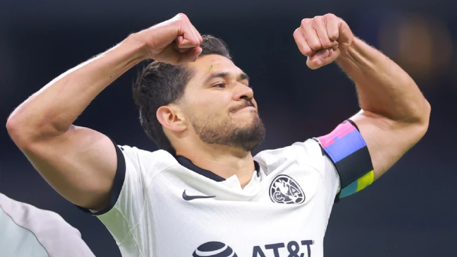 Henry Martin celebrando su gol con el América