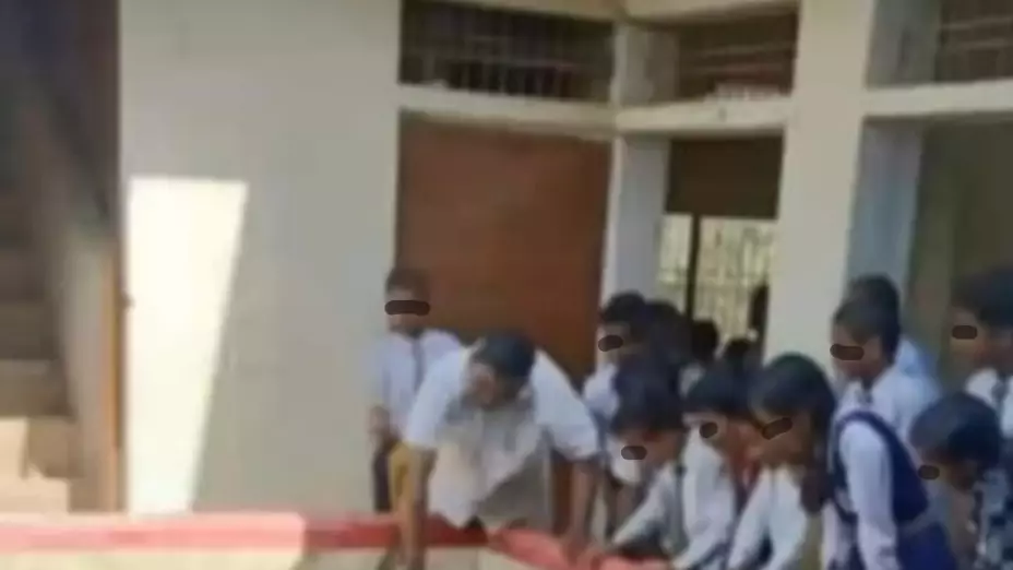 maestro-niño-castigo (1).jpg