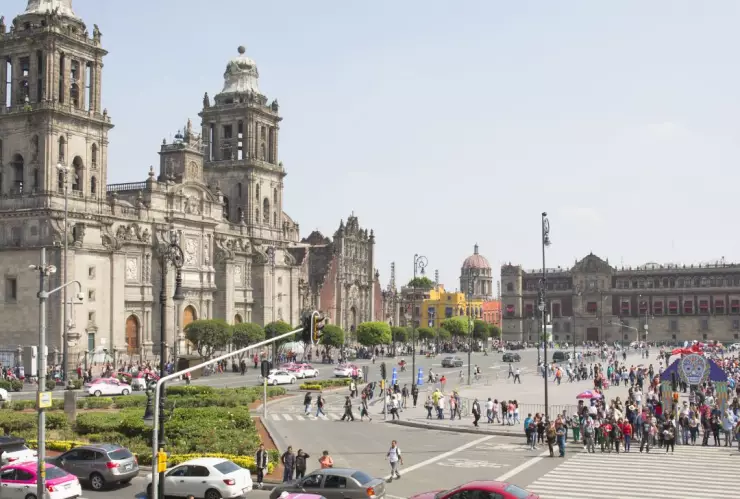 Terrazas del Zócalo deben exponer precios en sus entradas: Sheinbaum