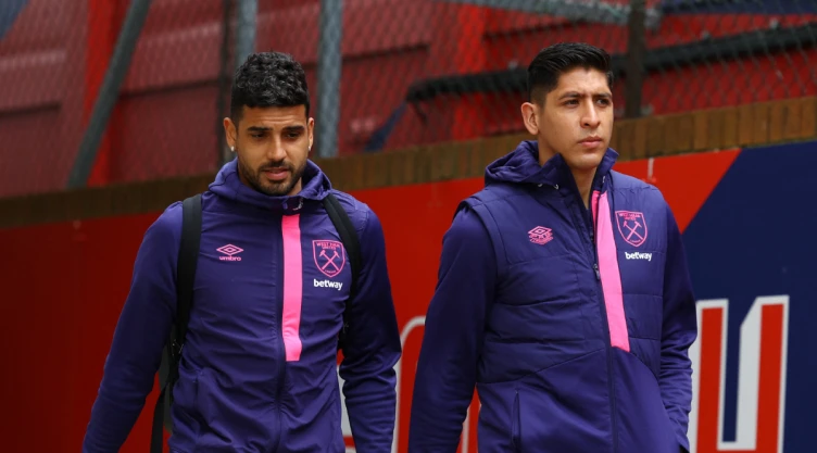 Emerson Palmieri y Edson Álvarez