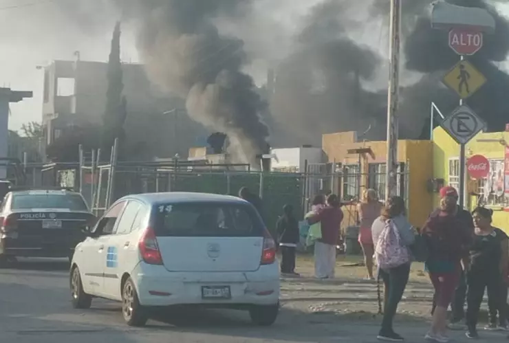 Rescatan a persona de incendio en casa de Misiones de San Francisco