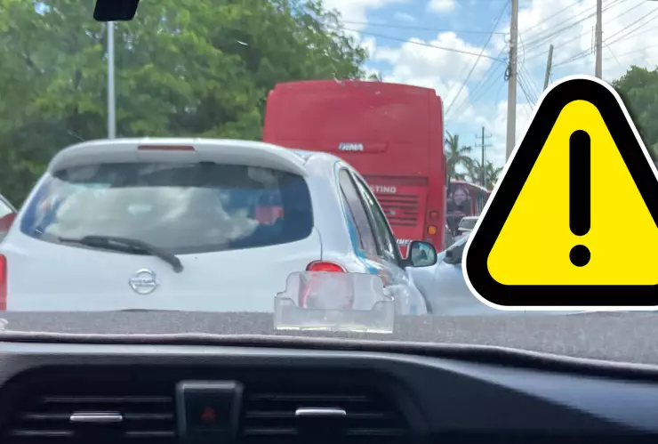 ÚLTIMA HORA_ Se registra tráfico a la altura de la Glorieta del Ceviche en Cancún.jpg