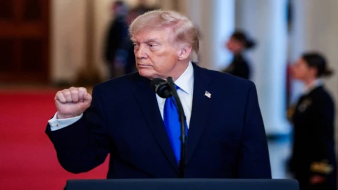 Entran en vigor los nuevos aranceles impuestos por Trump