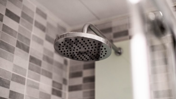 persona sin bañarse.png