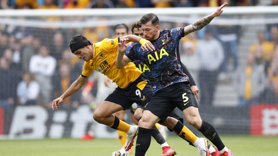Raúl Jiménez ante Tottenham