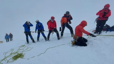 volcán Chimborazo avalancha montañistas.jpg