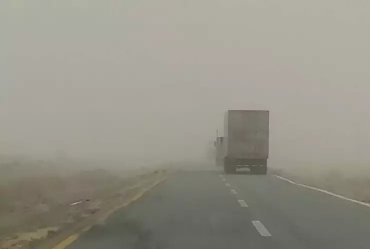 baja visibilidad en el tramo carretero Chihuahua–Juárez.