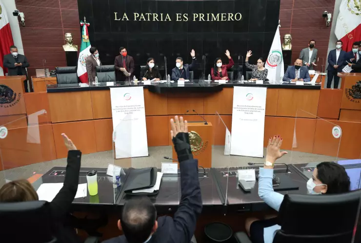 Comisiones en el Senado aprobaron con 14 votos a favor, 10 en contra y 1 abstención la nueva Ley de Juicio Político y Declaratoria de Procedencia.