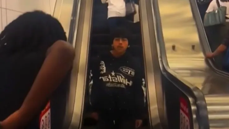 VIDEO: Joven es golpeado en el Metro tras intentar “farmear aura” en escaleras eléctricas