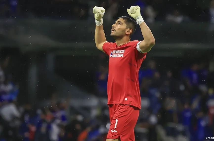 7 Jesús Corona campeón liga mx cruz azul 2021.jpg