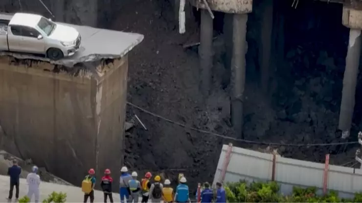 Expansión del cráter en avenida Samsen alarma a autoridades y vecinos de Bangkok