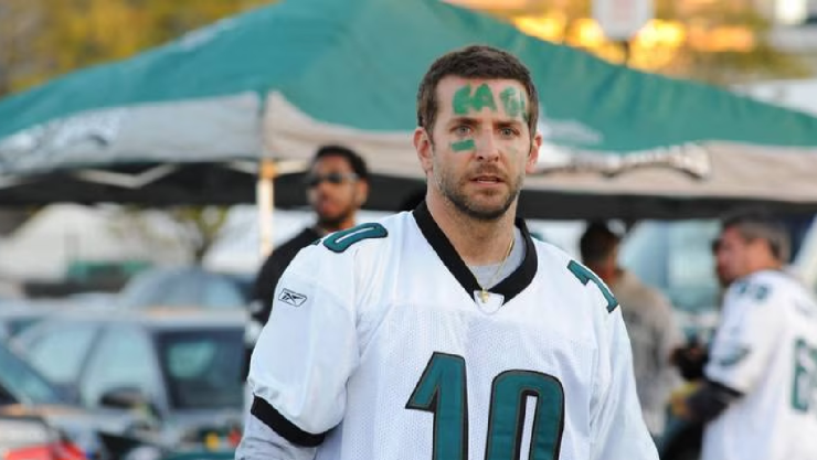 Bradley Cooper apoya a los Eagles en el Super Bowl 2023; se vuelve tendencia.