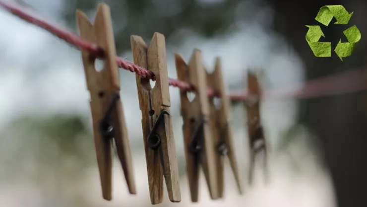 3 ideas para reutilizar pinzas de madera para ropa de forma creativa, según la IA.jpg