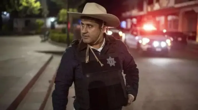 carlos manzo en plaza de uruapán