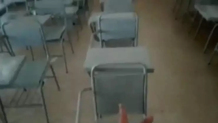 VIDEO_ Presunto fantasma se manifiesta en pleno salón de clases
