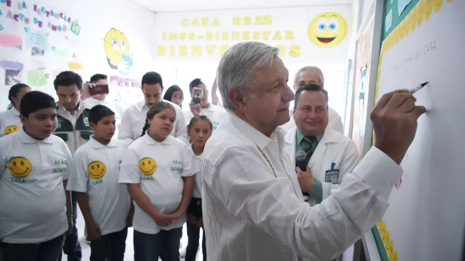 Venta de avión presidencial llevará agua a Zacualtipán: López Obrador