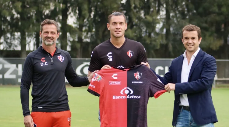 Milton Caraglio se emociona en su regreso al Atlas