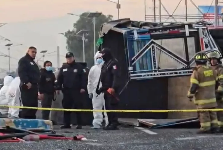 VIDEO: Tragedia en la carretera México-Pachuca; víctima murió tras salir proyectada en volcadura