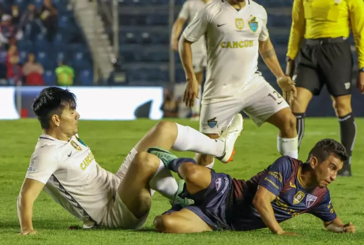 Christian ‘el Hobbit’ Bermúdez se lesiona en el juego Atlante vs Dorados