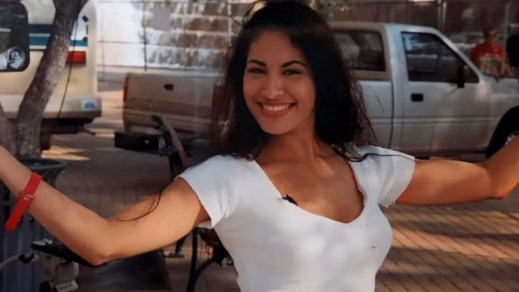 Selena Quintanilla artistas latinos.jpg