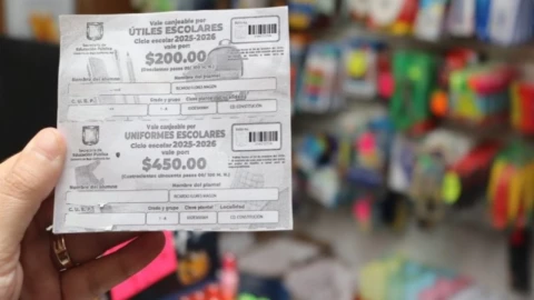 Vales para útiles y uniformes escolares en Baja California: fecha, monto y beneficiarios. En la imagen se observan los vales de despensa que entregarán en BCS para alumnos de preescolar, primaria y secundaria.