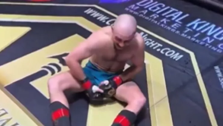 ¡De película! Peleador con el brazo roto gana combate por nocaut VIDEO.jpg