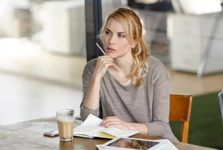 Cómo se escribe trámite o tramite, según la RAE