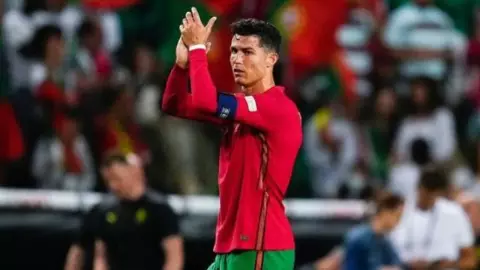 Madre de niño agredido señala a Cristiano Ronaldo de intimidarla