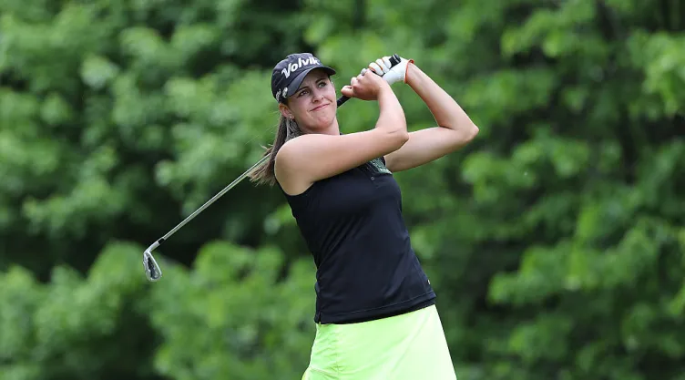 Hoffman quien juega en el circuito de ascenso del LPGA Tour ahora es enfermera en Michigan