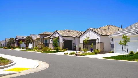 Fila de casas en el sur de California