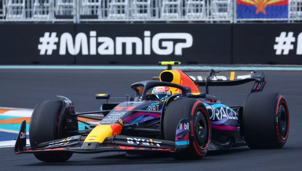 Checo Pérez obtiene pole position