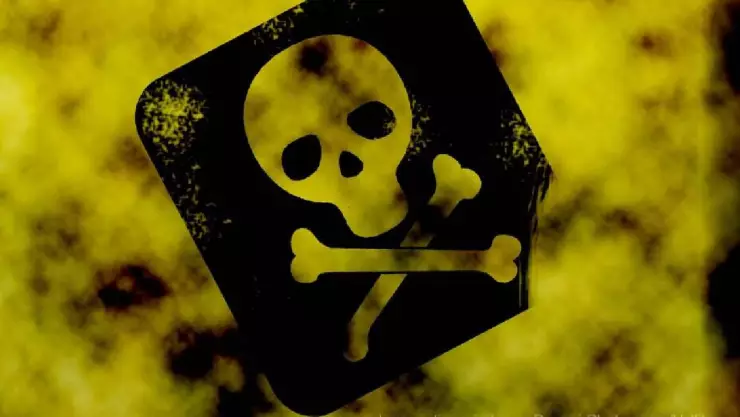 FOTO_ Botella de ácido muriático es hallada en el refrigerador de una tienda de conveniencia