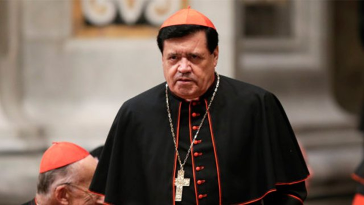 Norberto Rivera presenta mejoría.