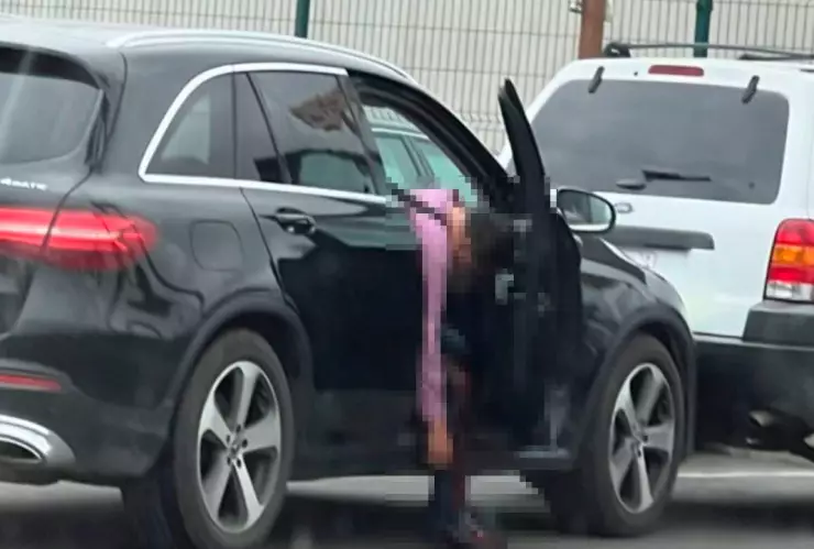 Matan a pareja en el estacionamiento de un comercio de Tijuana