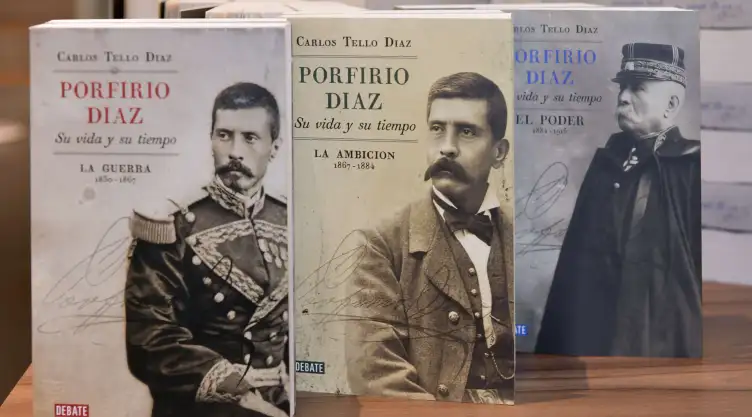 Libros de Carlos Tello sobre Porfirio Díaz.