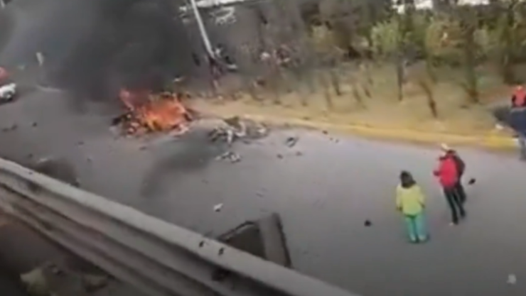 Taxi cargado con pirotecnia estalla y deja tres heridos.png