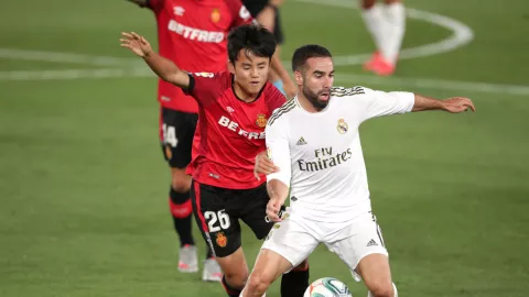Real Madrid derrotó 2-0 al Mallorca y retomó el liderato.