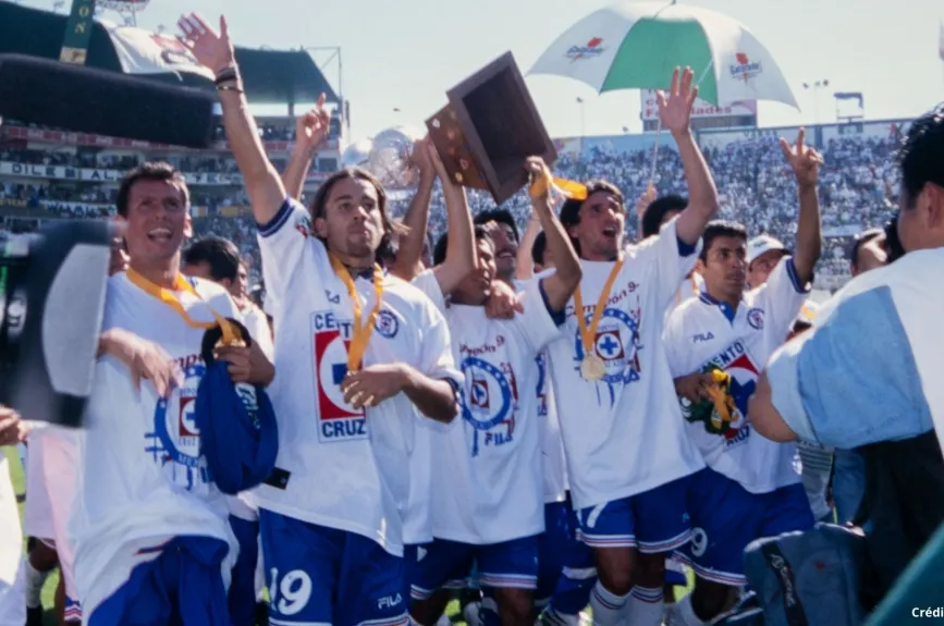 14 cruz azul campeón 1997 final león.jpg