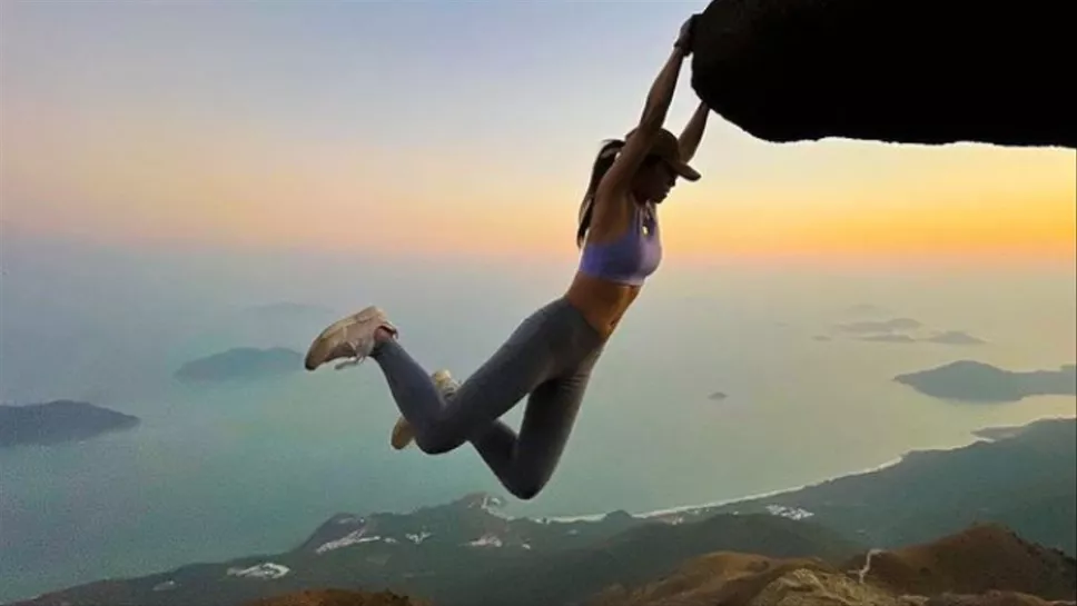 La influencer Sofía Cheung murió cuando perdió el equilibrio al momento que se tomaba una fotografía en el parque Ha Pak Lai en Hong Kong.