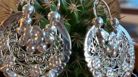 4 ideas para convertir tu moneda de 10 pesos en una joya de plata