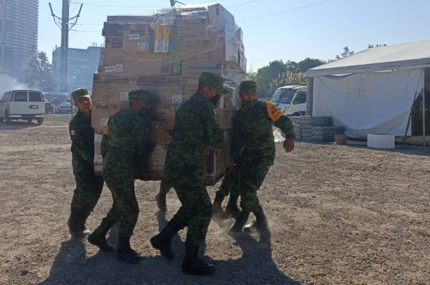 ¡La Secretaría de la Defensa Nacional nuevamente se une a las filas del Juguetón Azteca! ¡Unos verdaderos héroes!