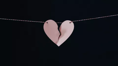 Busca el perdón de su exnovia durante 21 HORAS arrodillado