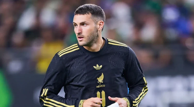 Santiago Giménez reconoce que eligió México sin pensar en lo deportivo
